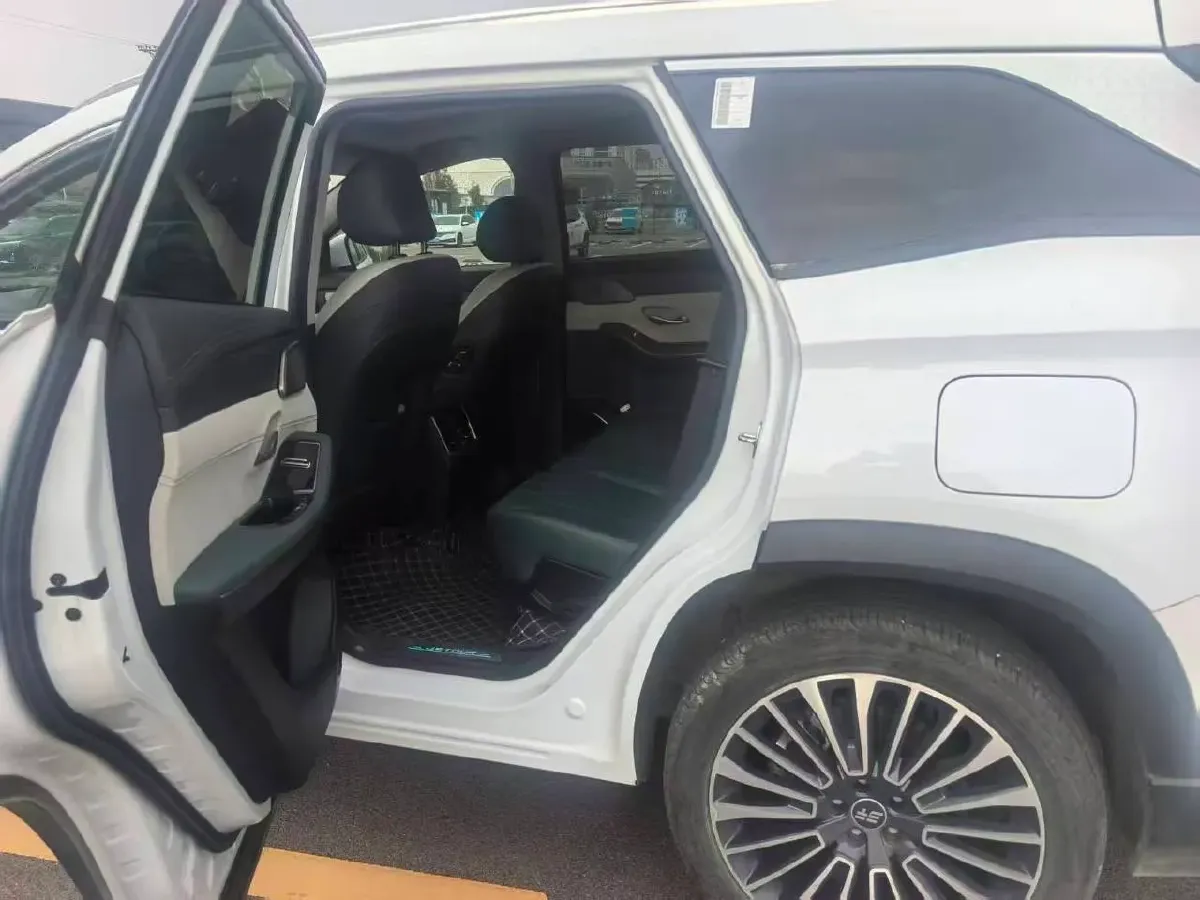 2023 Jetour Traveller 2.0T 254HP L4 7DCT,autocango,china used car exporter,china ev exporter,chinese used car exporter,chinese used ev exporter