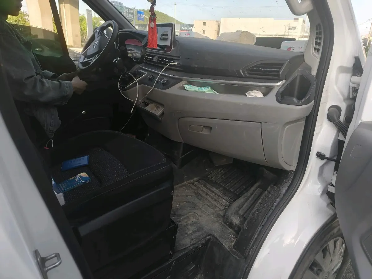 2020 MAXUS XinTu V90 2.0T 148HP L4 6MT,autocango,china used car exporter,china ev exporter,chinese used car exporter,chinese used ev exporter