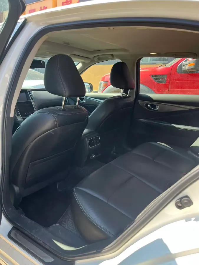 2018 Jeep Grand Commander 2.0T 265HP L4 9AT,autocango,china used car exporter,china ev exporter,chinese used car exporter,chinese used ev exporter