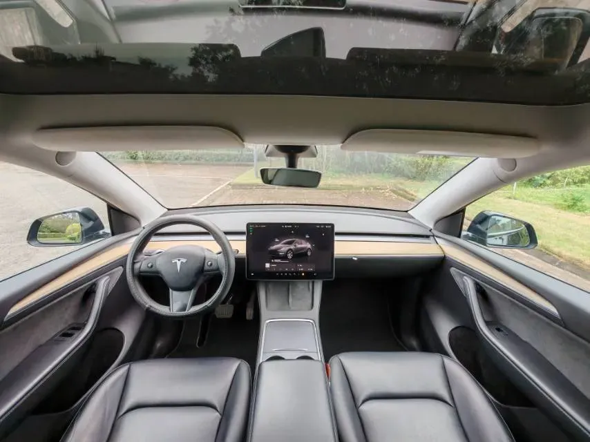 2022 Tesla Model Y BEV 60KWH,autocango,china used car exporter,china ev exporter,chinese used car exporter,chinese used ev exporter