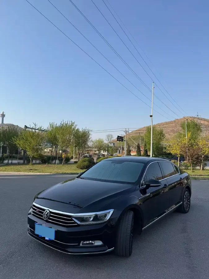 2019 Volkswagen Magotan 2.0T 186HP L4 7DCT,autocango,china used car exporter,china ev exporter,chinese used car exporter,chinese used ev exporter
