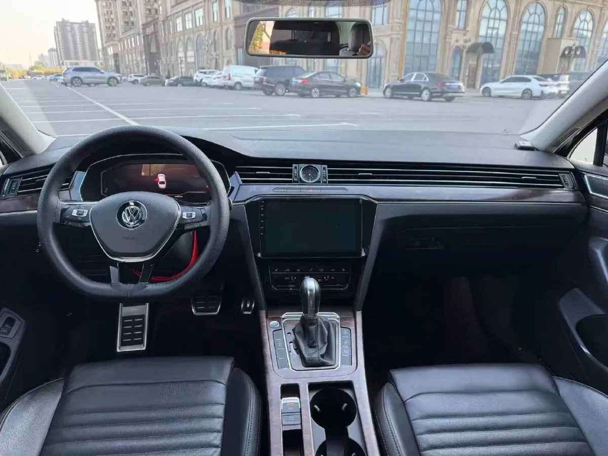 2019 Volkswagen Magotan 2.0T 186HP L4 7DCT,autocango,china used car exporter,china ev exporter,chinese used car exporter,chinese used ev exporter