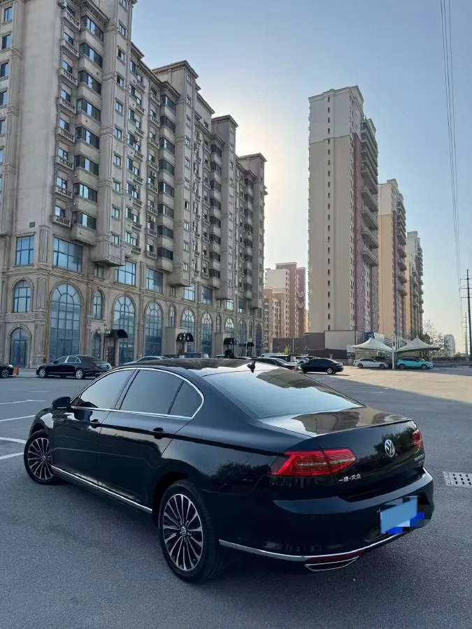 2019 Volkswagen Magotan 2.0T 186HP L4 7DCT,autocango,china used car exporter,china ev exporter,chinese used car exporter,chinese used ev exporter
