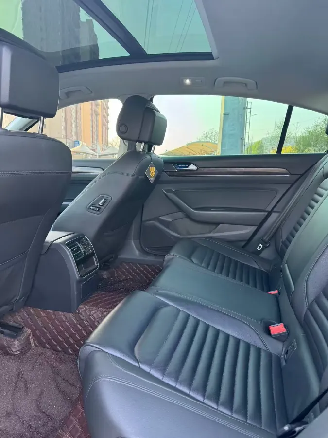 2019 Volkswagen Magotan 2.0T 186HP L4 7DCT,autocango,china used car exporter,china ev exporter,chinese used car exporter,chinese used ev exporter