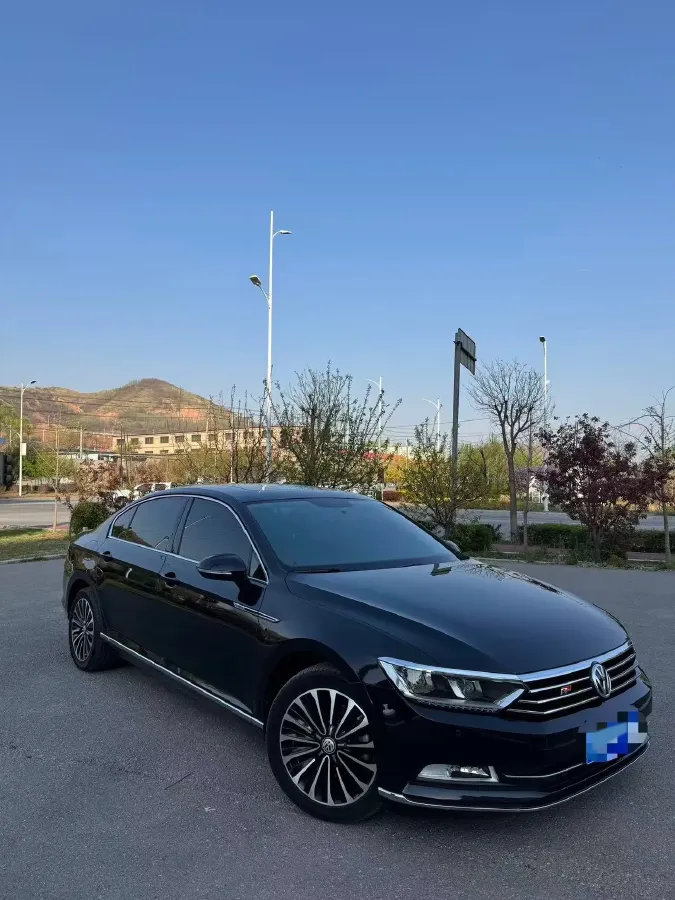 2019 Volkswagen Magotan 2.0T 186HP L4 7DCT,autocango,china used car exporter,china ev exporter,chinese used car exporter,chinese used ev exporter