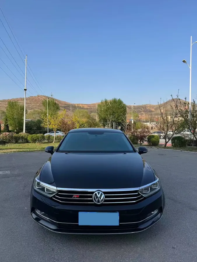 2019 Volkswagen Magotan 2.0T 186HP L4 7DCT,autocango,china used car exporter,china ev exporter,chinese used car exporter,chinese used ev exporter