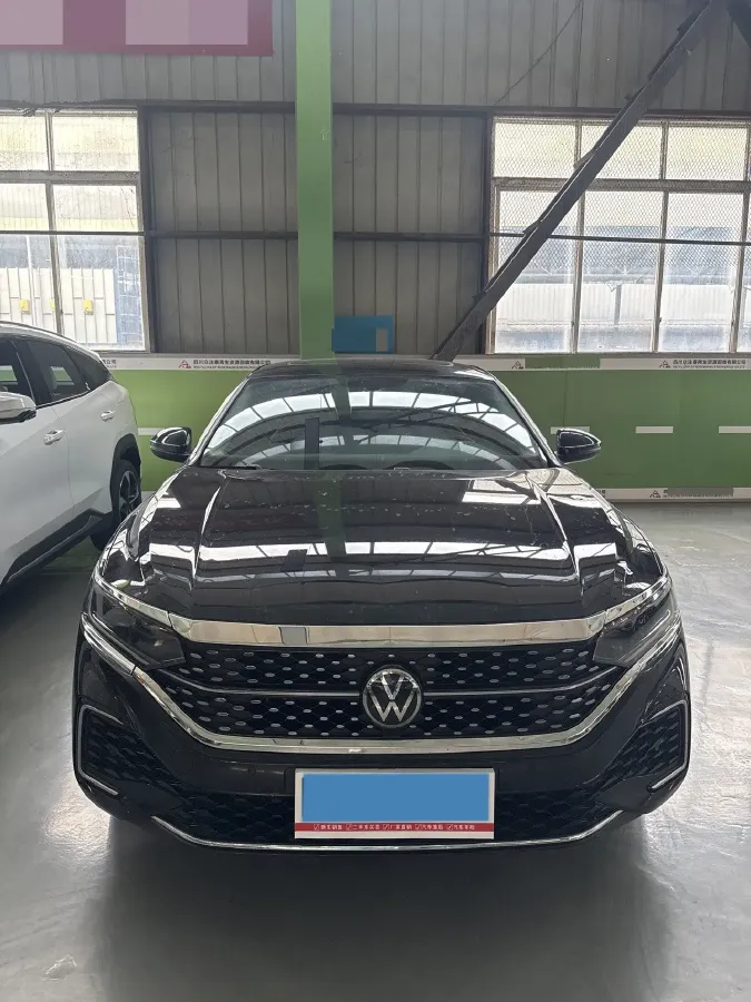 2023 Volkswagen Passat 2.0T 186HP L4 7DCT,autocango,china used car exporter,china ev exporter,chinese used car exporter,chinese used ev exporter