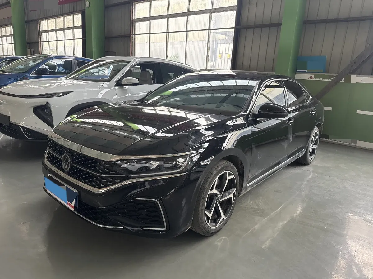 2023 Volkswagen Passat 2.0T 186HP L4 7DCT,autocango,china used car exporter,china ev exporter,chinese used car exporter,chinese used ev exporter