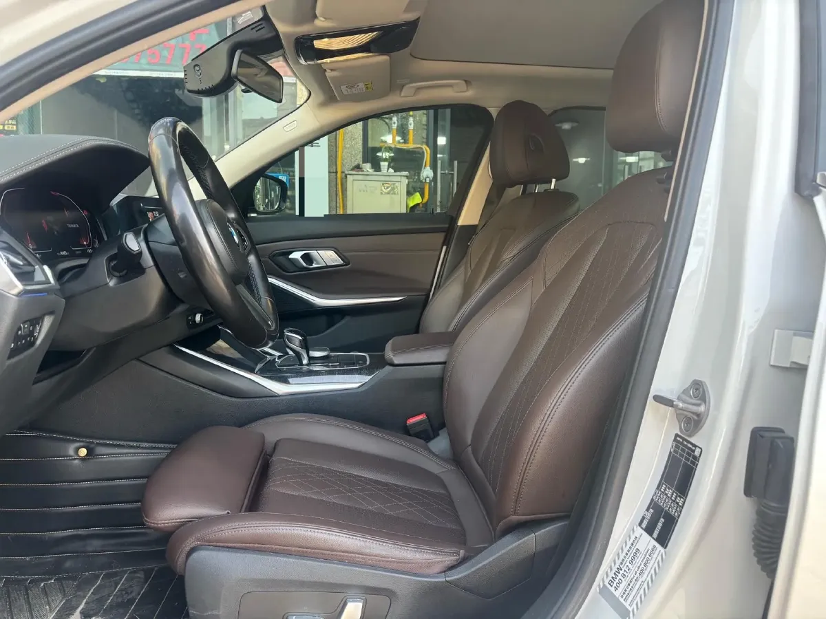 2022 BMW 3 Series 2.0T 184HP L4 8AT,autocango,china used car exporter,china ev exporter,chinese used car exporter,chinese used ev exporter