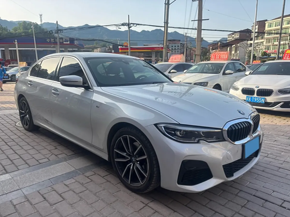 2022 BMW 3 Series 2.0T 184HP L4 8AT,autocango,china used car exporter,china ev exporter,chinese used car exporter,chinese used ev exporter