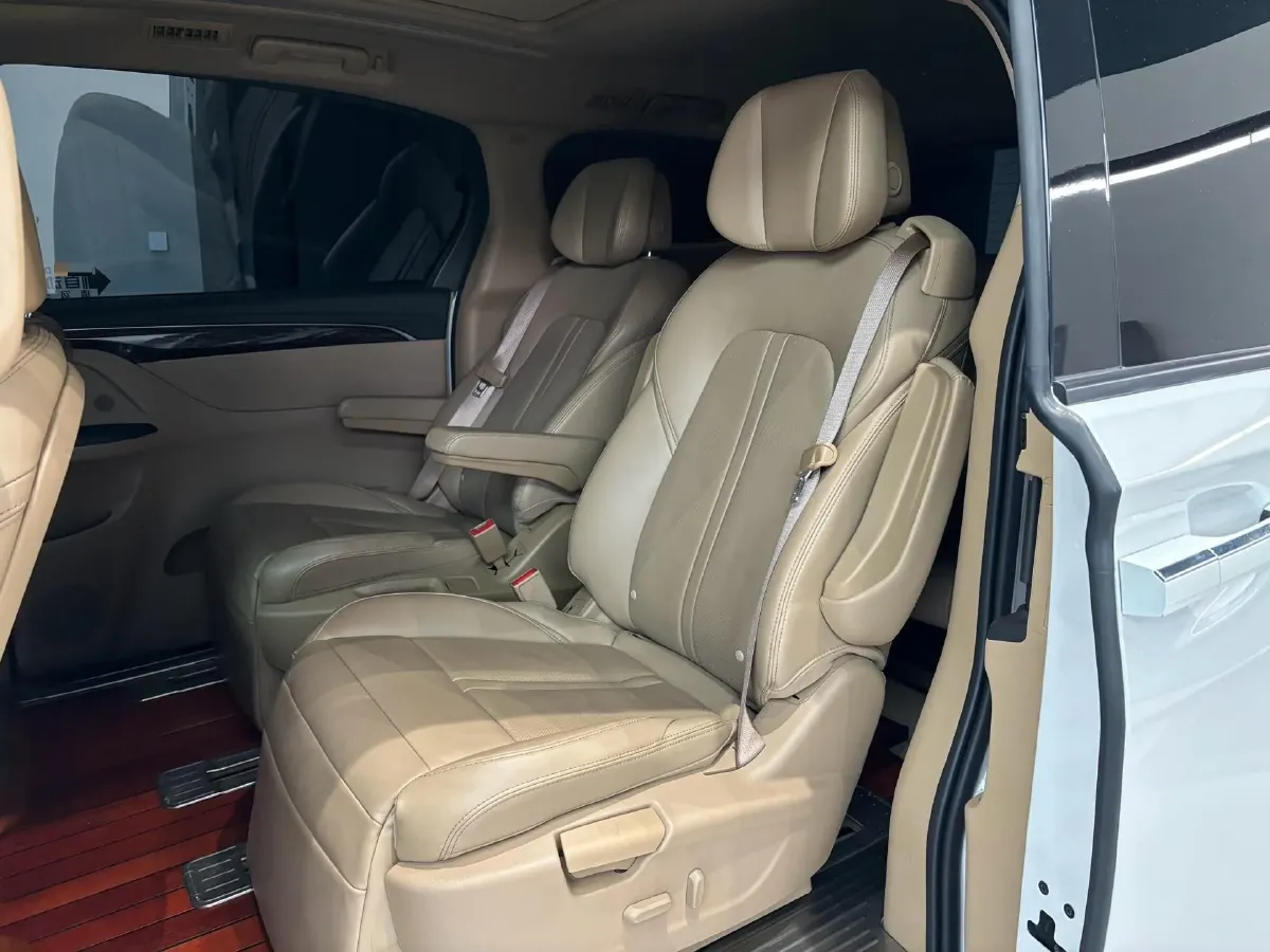 2018 Buick GL8 2.0T 260HP L4 6AT,autocango,china used car exporter,china ev exporter,chinese used car exporter,chinese used ev exporter
