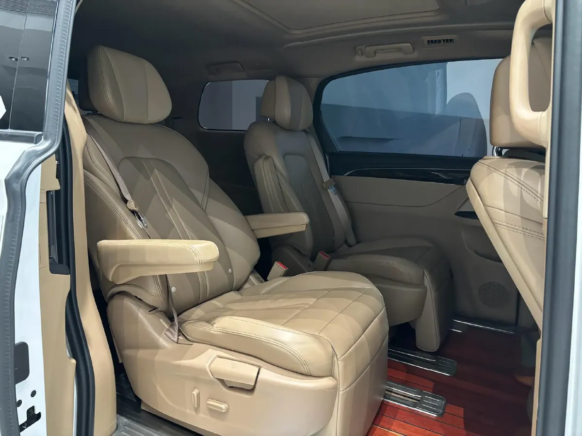 2018 Buick GL8 2.0T 260HP L4 6AT,autocango,china used car exporter,china ev exporter,chinese used car exporter,chinese used ev exporter