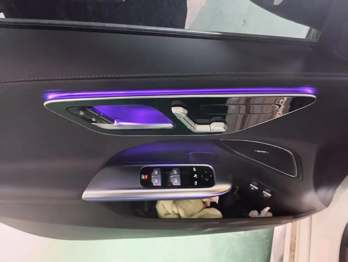 2025 Mercedes-Benz C Class 2.0T 204HP L4 9AT PHEV 25.4KWH,autocango,china used car exporter,china ev exporter,chinese used car exporter,chinese used ev exporter