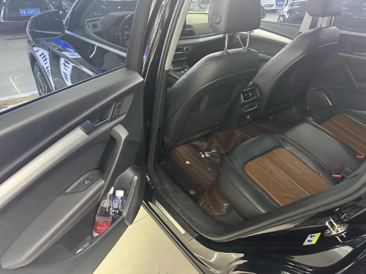 2020 Audi Q5L 2.0T 190HP L4 7DCT,autocango,china used car exporter,china ev exporter,chinese used car exporter,chinese used ev exporter