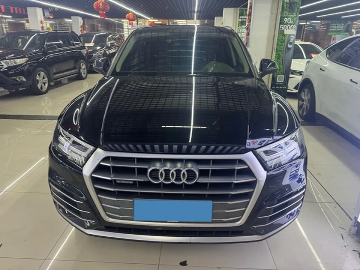 2020 Audi Q5L 2.0T 190HP L4 7DCT,autocango,china used car exporter,china ev exporter,chinese used car exporter,chinese used ev exporter