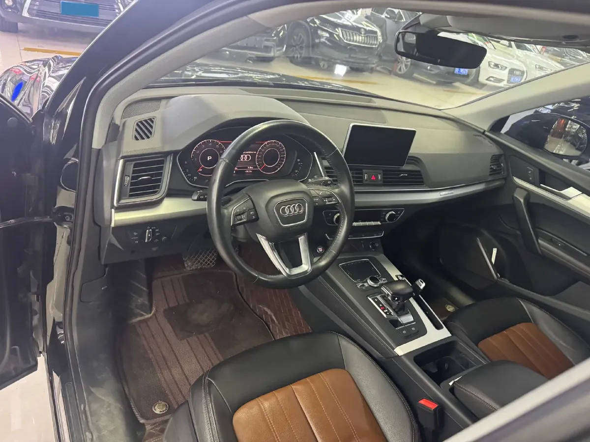 2020 Audi Q5L 2.0T 190HP L4 7DCT,autocango,china used car exporter,china ev exporter,chinese used car exporter,chinese used ev exporter