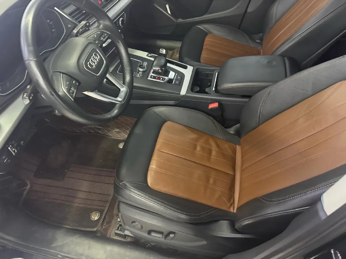 2020 Audi Q5L 2.0T 190HP L4 7DCT,autocango,china used car exporter,china ev exporter,chinese used car exporter,chinese used ev exporter