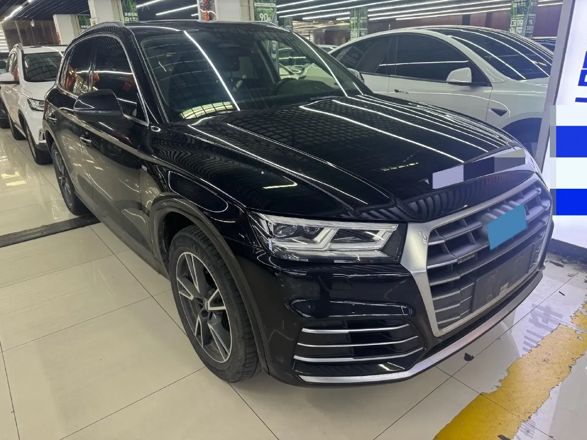 2020 Audi Q5L 2.0T 190HP L4 7DCT,autocango,china used car exporter,china ev exporter,chinese used car exporter,chinese used ev exporter