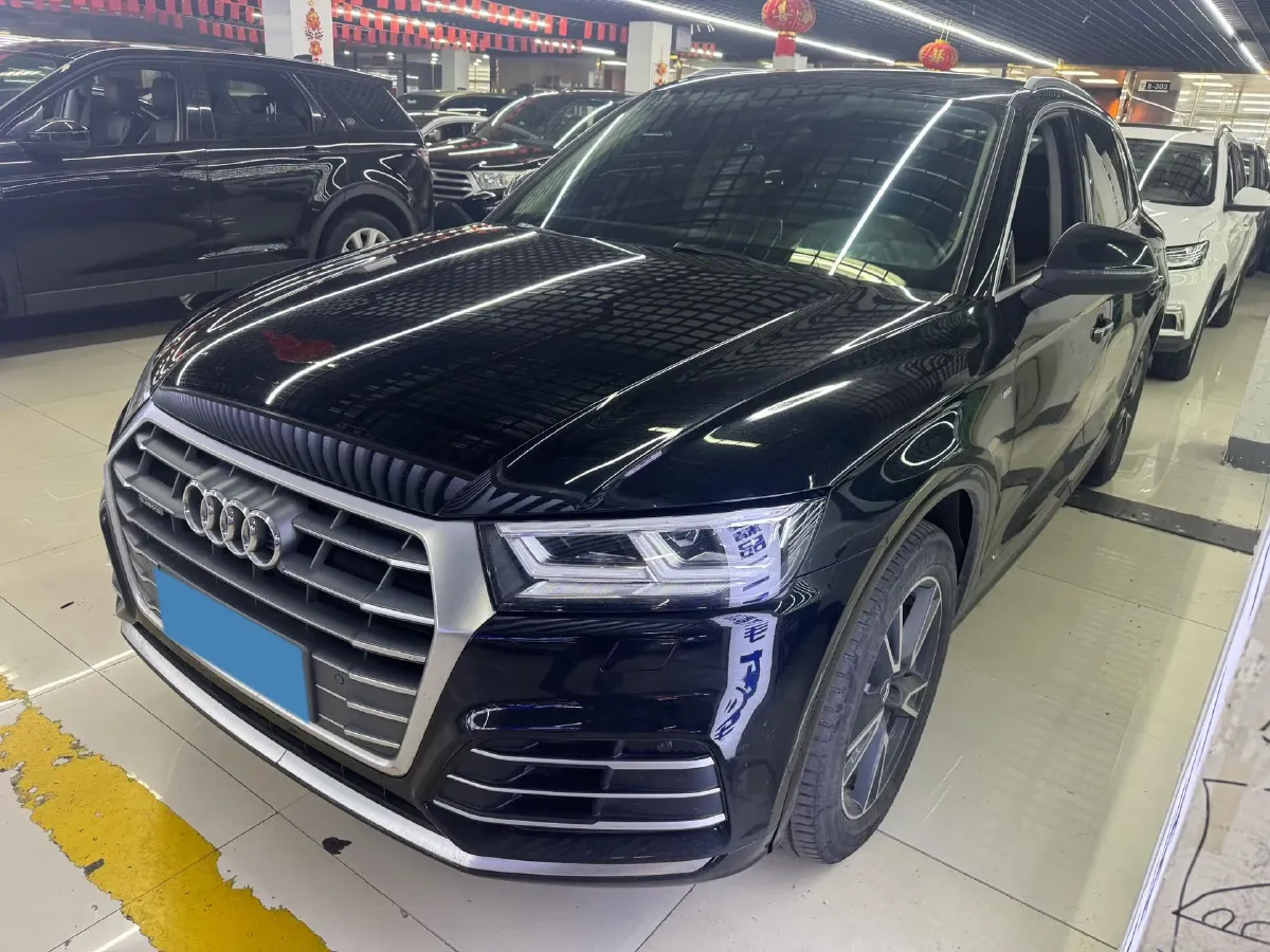 2020 Audi Q5L 2.0T 190HP L4 7DCT,autocango,china used car exporter,china ev exporter,chinese used car exporter,chinese used ev exporter