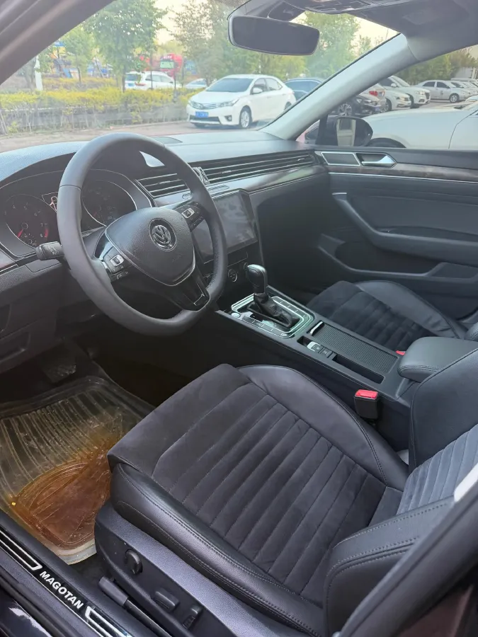 2018 Volkswagen Magotan 1.8T 180HP L4 7DCT,autocango,china used car exporter,china ev exporter,chinese used car exporter,chinese used ev exporter