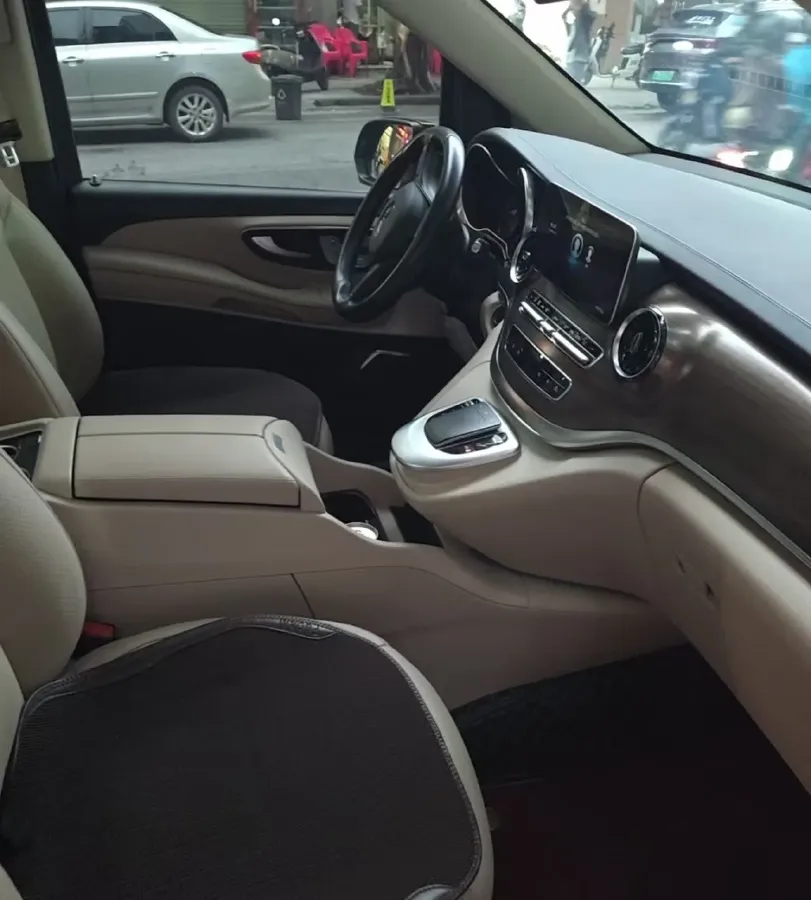 2020 Mercedes-Benz V Class 2.0T 211HP L4 9AT,autocango,china used car exporter,china ev exporter,chinese used car exporter,chinese used ev exporter