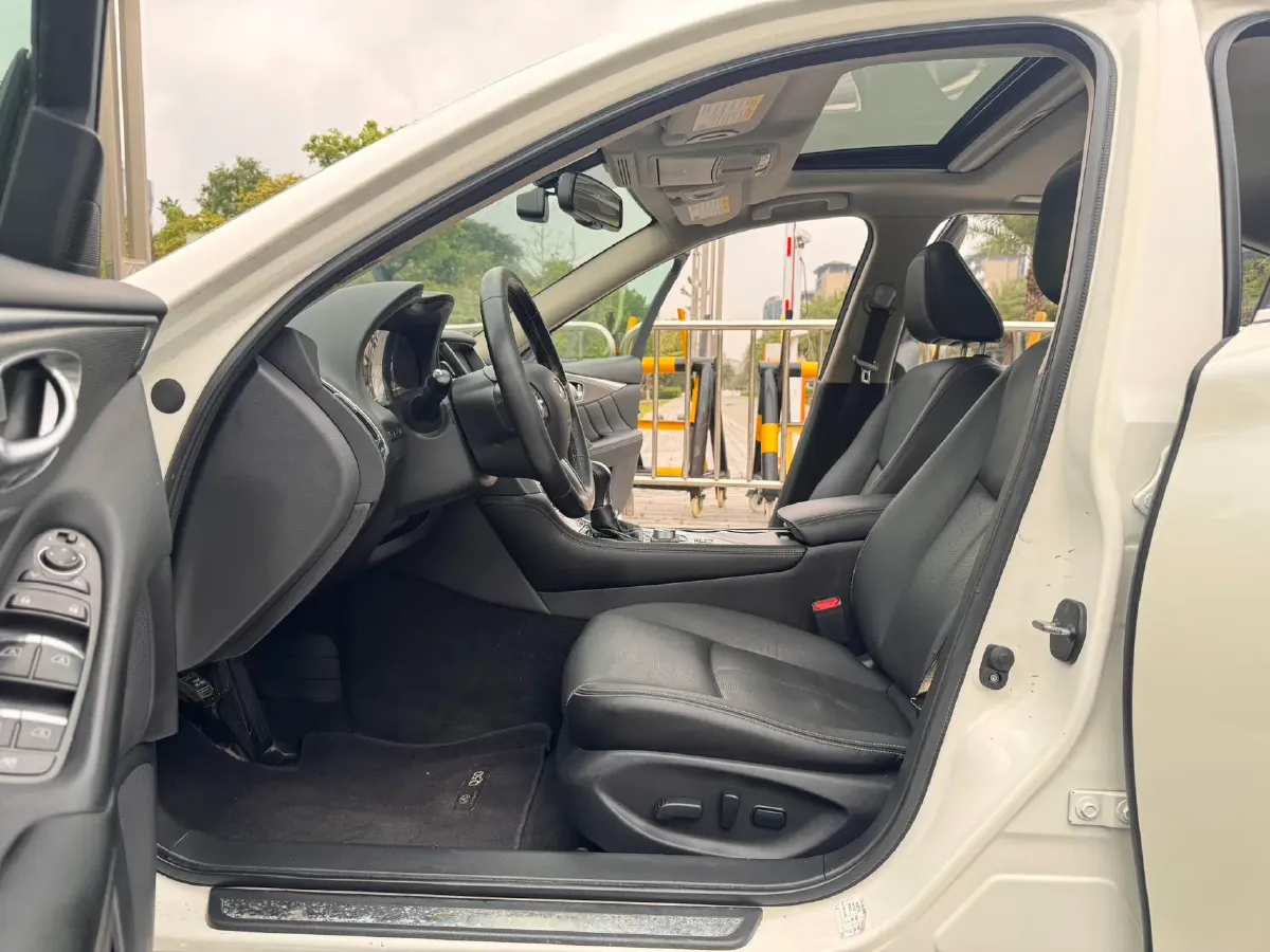 2016 Infiniti Q50L 2.0T 211HP L4 7AT,autocango,china used car exporter,china ev exporter,chinese used car exporter,chinese used ev exporter