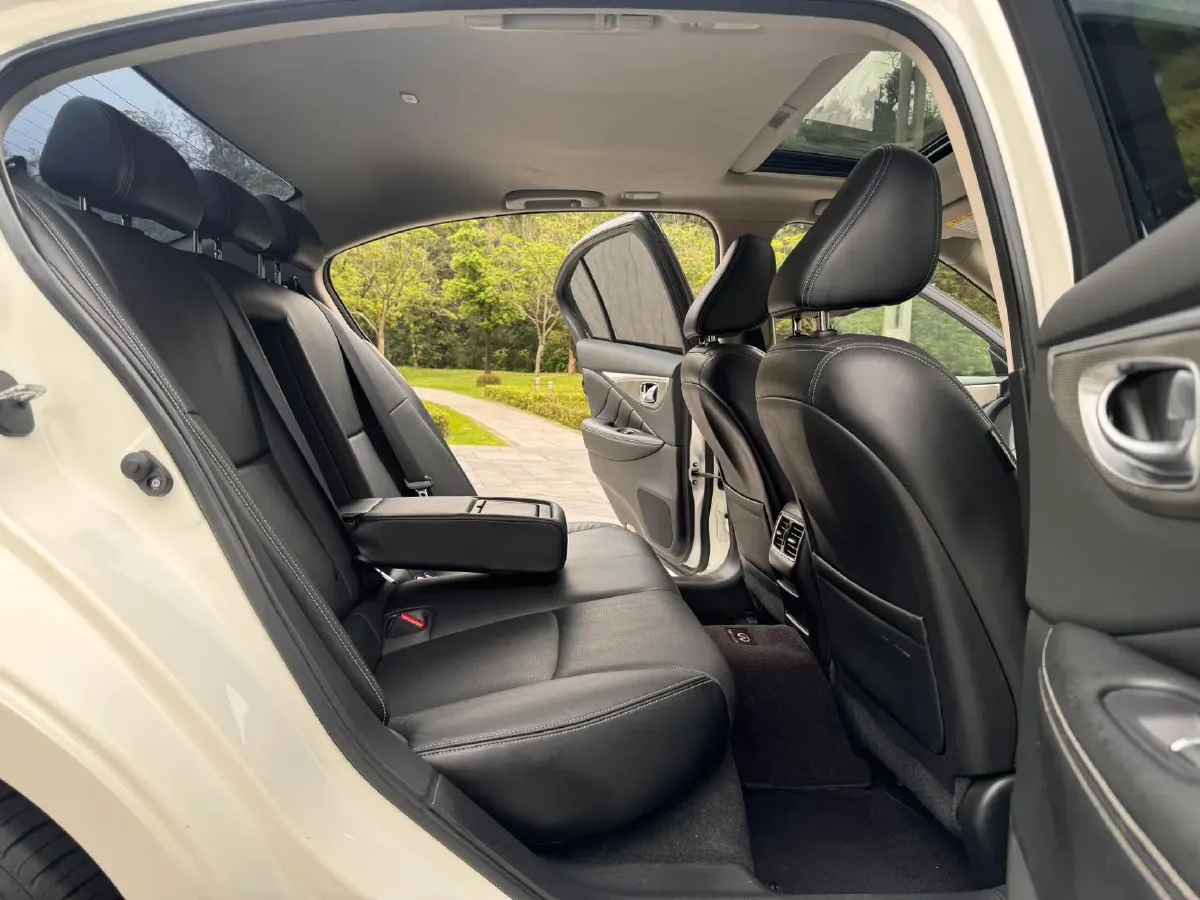 2016 Infiniti Q50L 2.0T 211HP L4 7AT,autocango,china used car exporter,china ev exporter,chinese used car exporter,chinese used ev exporter