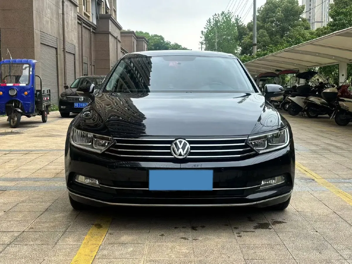 2018 Volkswagen Magotan 1.8T 180HP L4 7DCT,autocango,china used car exporter,china ev exporter,chinese used car exporter,chinese used ev exporter