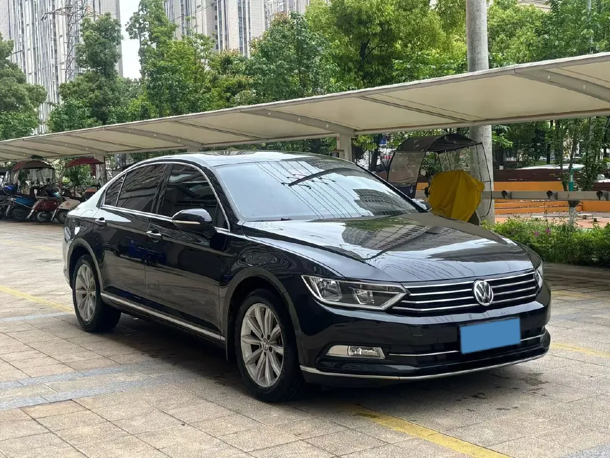 2018 Volkswagen Magotan 1.8T 180HP L4 7DCT,autocango,china used car exporter,china ev exporter,chinese used car exporter,chinese used ev exporter