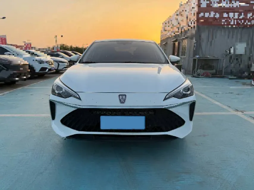 2023 Roewe i5 1.5L 129HP L4 5MT,autocango,china used car exporter,china ev exporter,chinese used car exporter,chinese used ev exporter