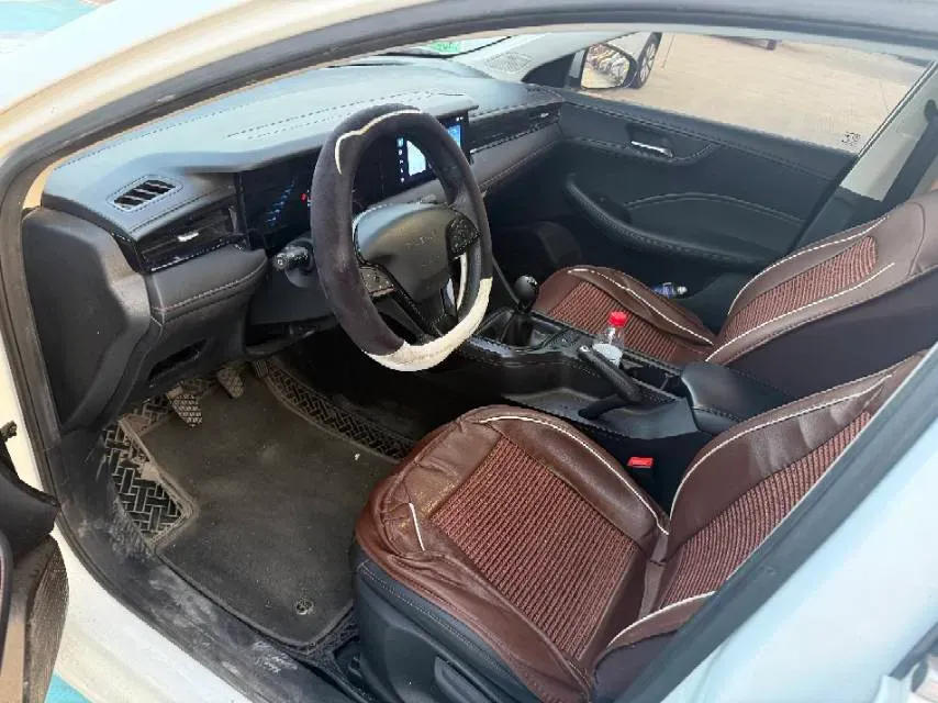 2023 Roewe i5 1.5L 129HP L4 5MT,autocango,china used car exporter,china ev exporter,chinese used car exporter,chinese used ev exporter