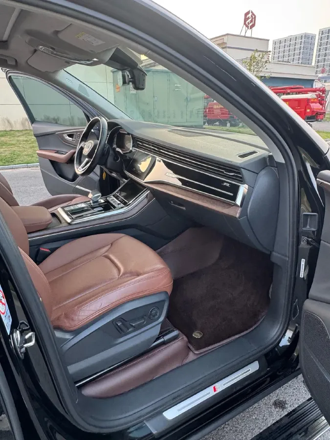 2022 Volkswagen Touareg 3.0T 340HP V6 8AT,autocango,china used car exporter,china ev exporter,chinese used car exporter,chinese used ev exporter