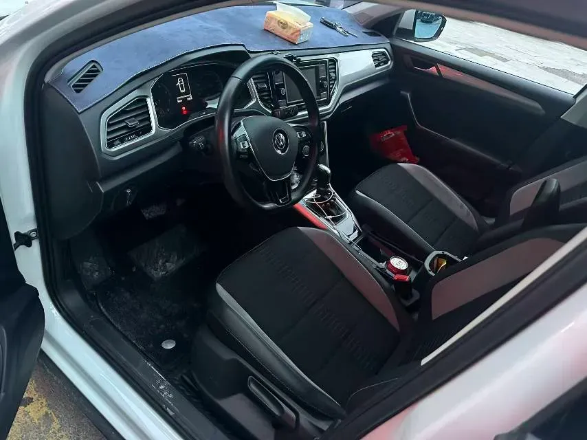 2019 Volkswagen T-Roc 1.4T 131HP L4 7DCT,autocango,china used car exporter,china ev exporter,chinese used car exporter,chinese used ev exporter