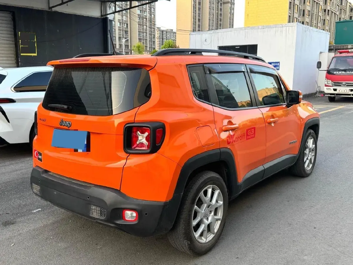 2019 Jeep Renegade 1.3T 173HP L4 7DCT,autocango,china used car exporter,china ev exporter,chinese used car exporter,chinese used ev exporter