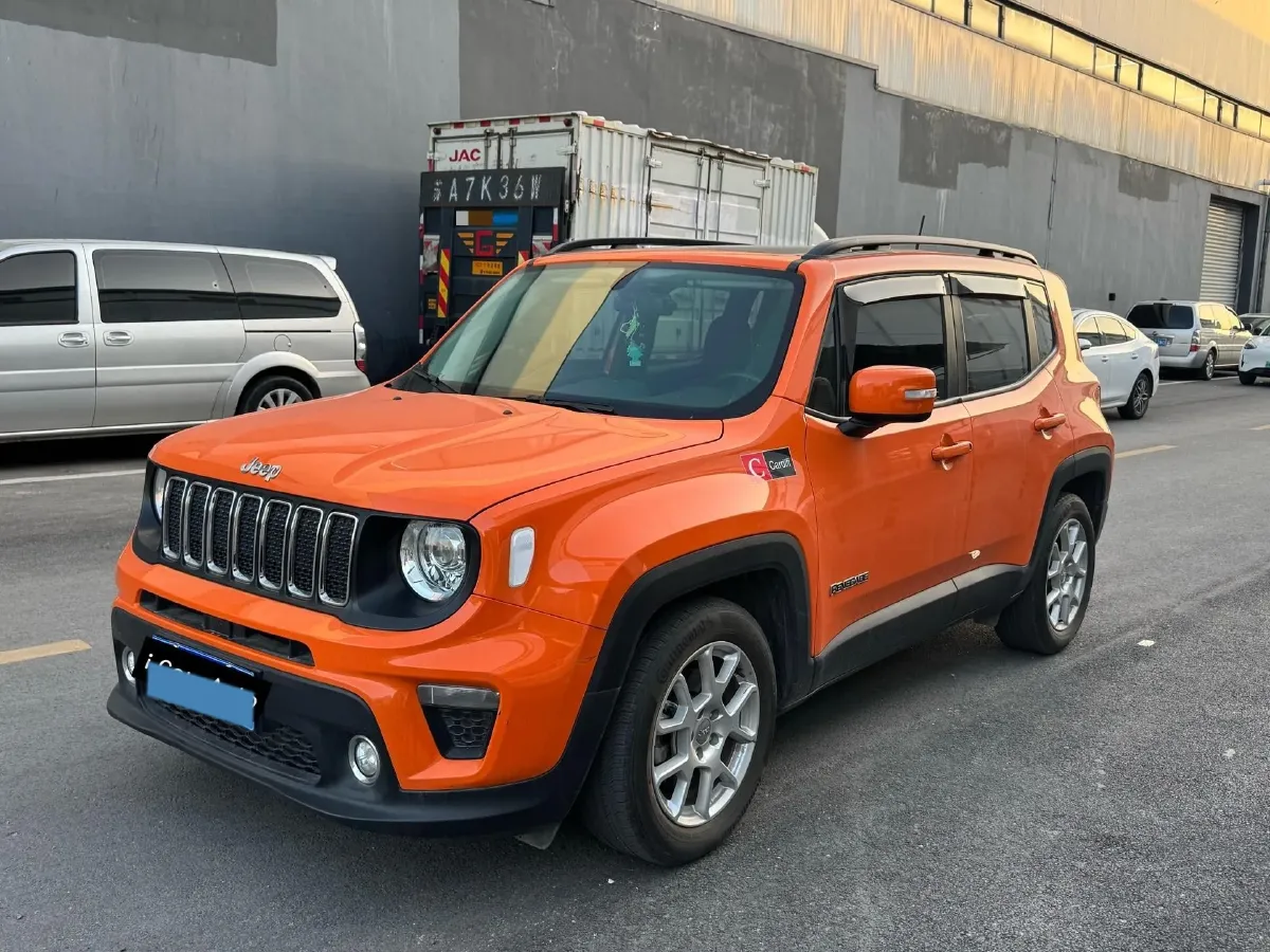2019 Jeep Renegade 1.3T 173HP L4 7DCT,autocango,china used car exporter,china ev exporter,chinese used car exporter,chinese used ev exporter