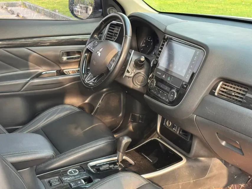 2019 Mitsubishi Outlander 2.4L 192HP L4 CVT,autocango,china used car exporter,china ev exporter,chinese used car exporter,chinese used ev exporter