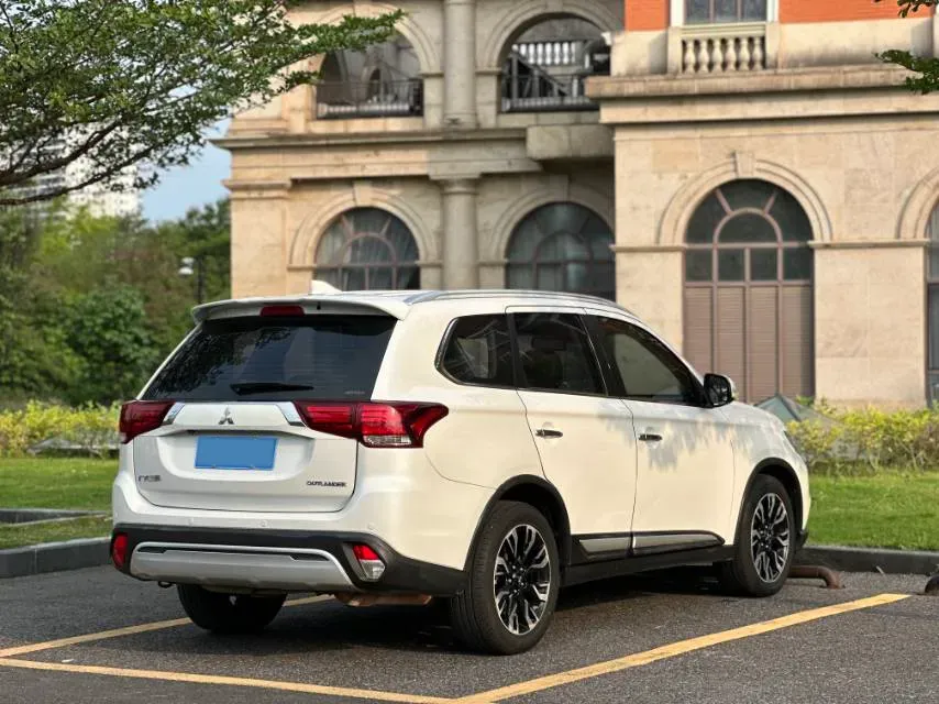 2019 Mitsubishi Outlander 2.4L 192HP L4 CVT,autocango,china used car exporter,china ev exporter,chinese used car exporter,chinese used ev exporter