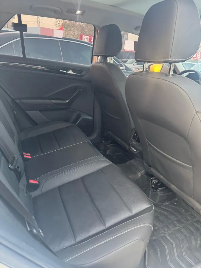 2022 Volkswagen T-Roc 1.4T 150HP L4 7DCT,autocango,china used car exporter,china ev exporter,chinese used car exporter,chinese used ev exporter