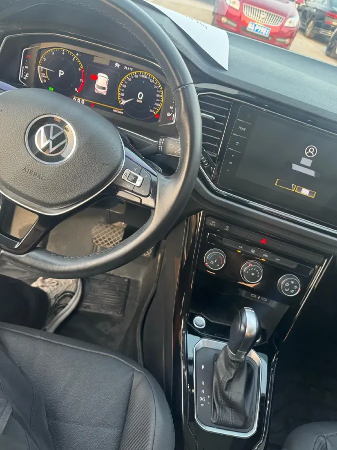 2022 Volkswagen T-Roc 1.4T 150HP L4 7DCT,autocango,china used car exporter,china ev exporter,chinese used car exporter,chinese used ev exporter