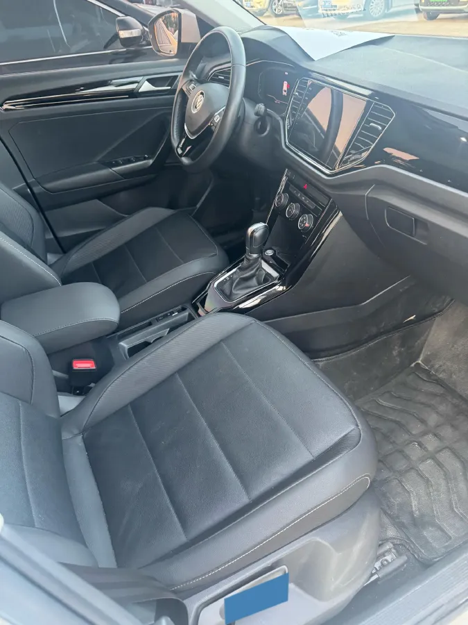 2022 Volkswagen T-Roc 1.4T 150HP L4 7DCT,autocango,china used car exporter,china ev exporter,chinese used car exporter,chinese used ev exporter