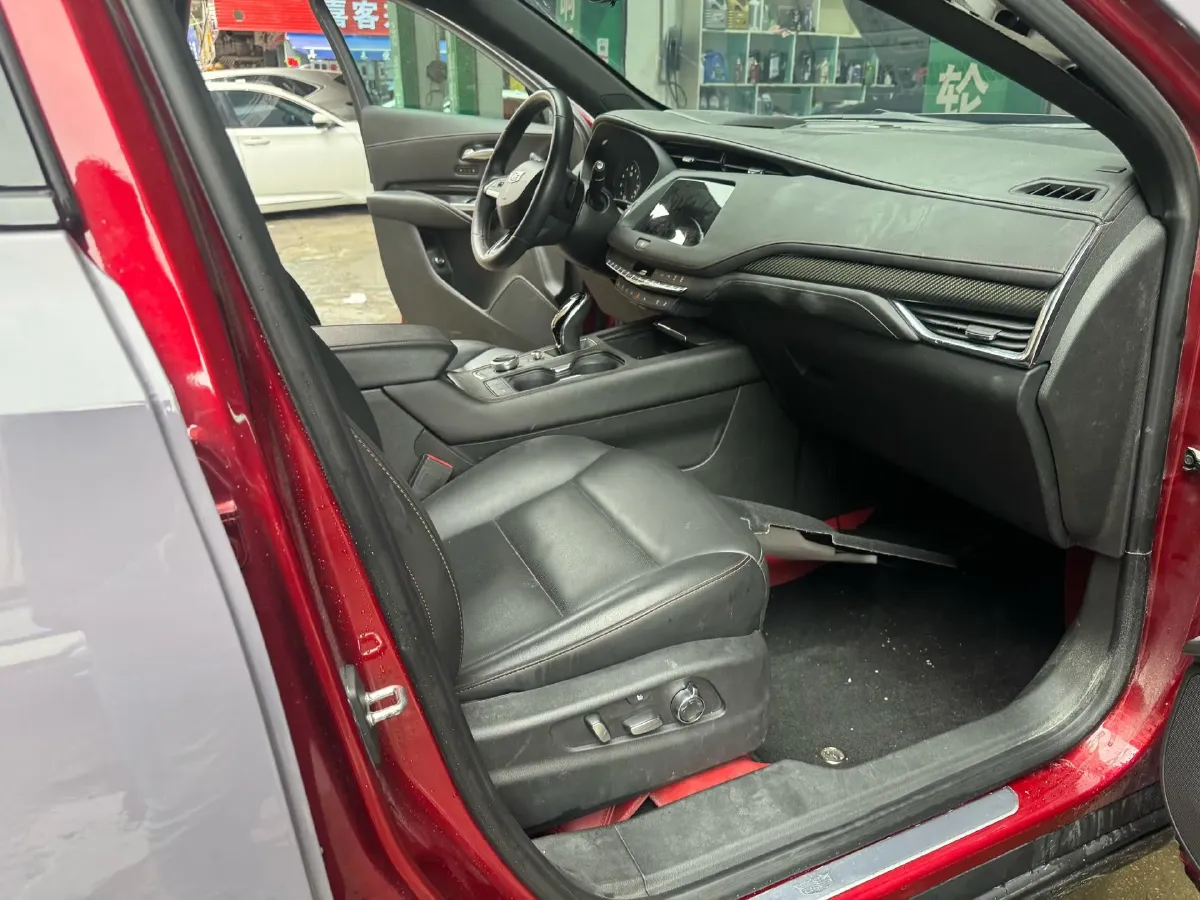 2022 Cadillac XT4 2.0T 237HP L4 9AT,autocango,china used car exporter,china ev exporter,chinese used car exporter,chinese used ev exporter