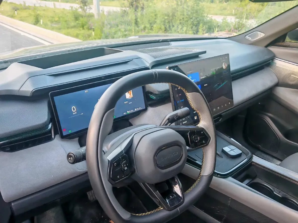 2023 LYNK&CO 08 EM-P 1.5T 163HP L4 3DHT PHEV 21.2KWH,autocango,china used car exporter,china ev exporter,chinese used car exporter,chinese used ev exporter