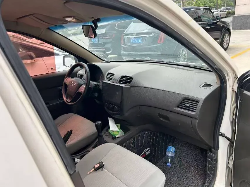 2016 WuLing HongGuang 1.5L 112HP L4 5MT,autocango,china used car exporter,china ev exporter,chinese used car exporter,chinese used ev exporter