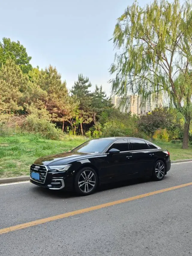 2023 Audi A6L 2.0T 190HP L4 7DCT,autocango,china used car exporter,china ev exporter,chinese used car exporter,chinese used ev exporter