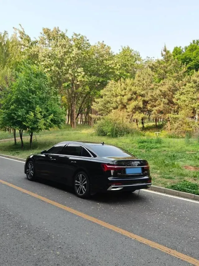2023 Audi A6L 2.0T 190HP L4 7DCT,autocango,china used car exporter,china ev exporter,chinese used car exporter,chinese used ev exporter
