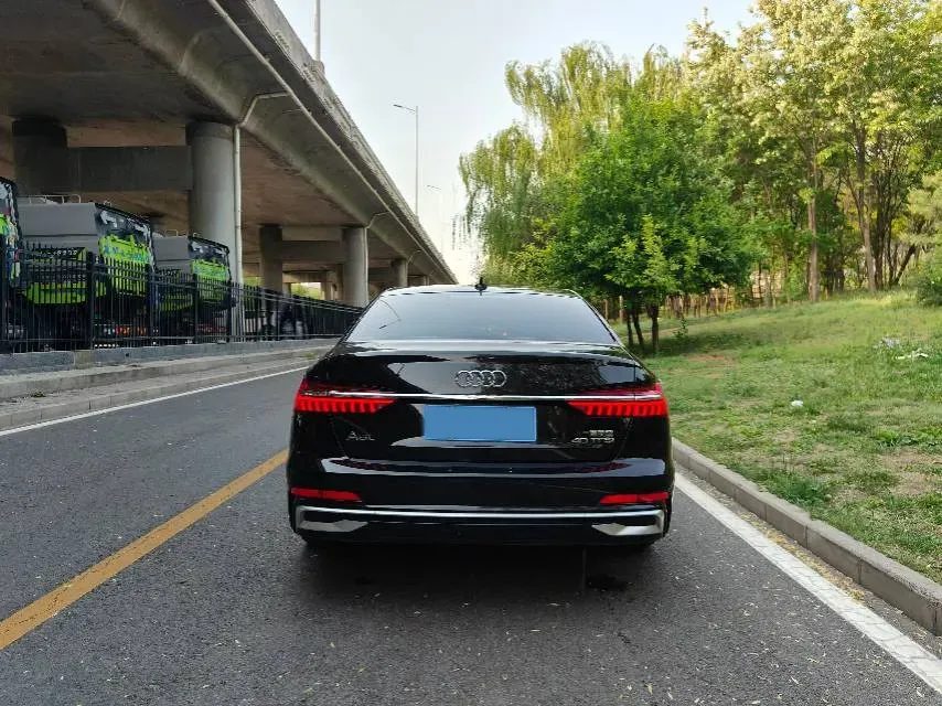 2023 Audi A6L 2.0T 190HP L4 7DCT,autocango,china used car exporter,china ev exporter,chinese used car exporter,chinese used ev exporter