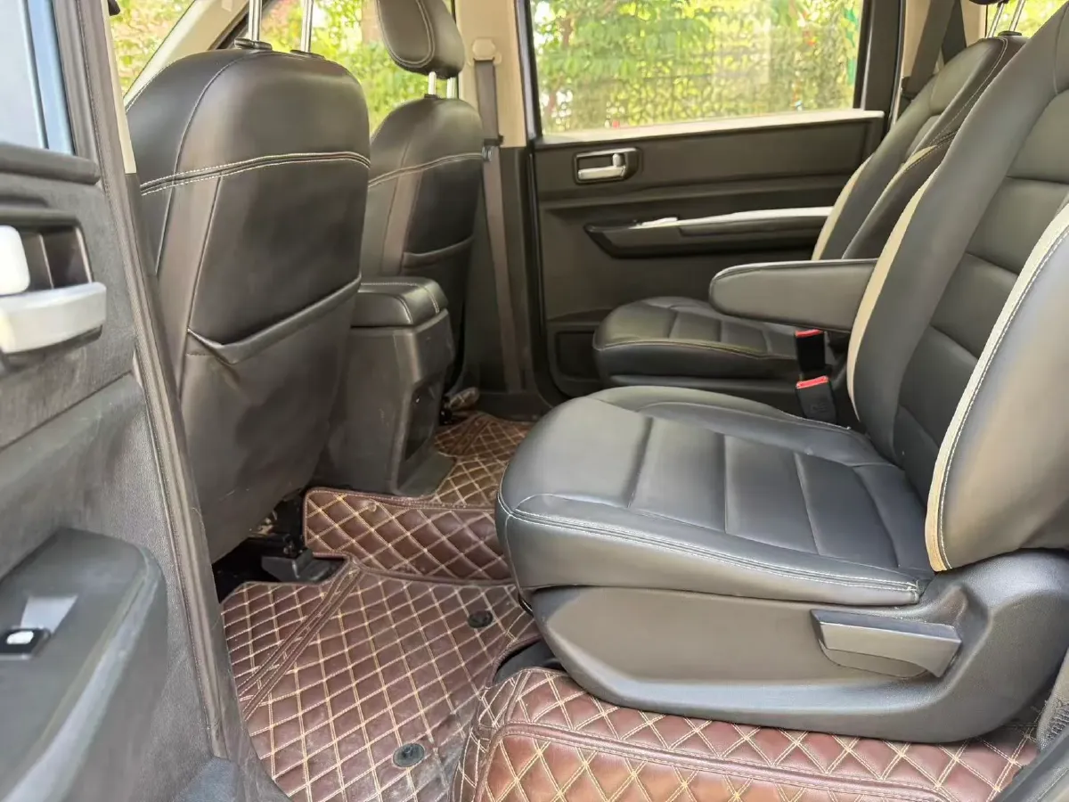 2019 WuLing HongGuang Plus 1.5T 147HP L4 6MT,autocango,china used car exporter,china ev exporter,chinese used car exporter,chinese used ev exporter