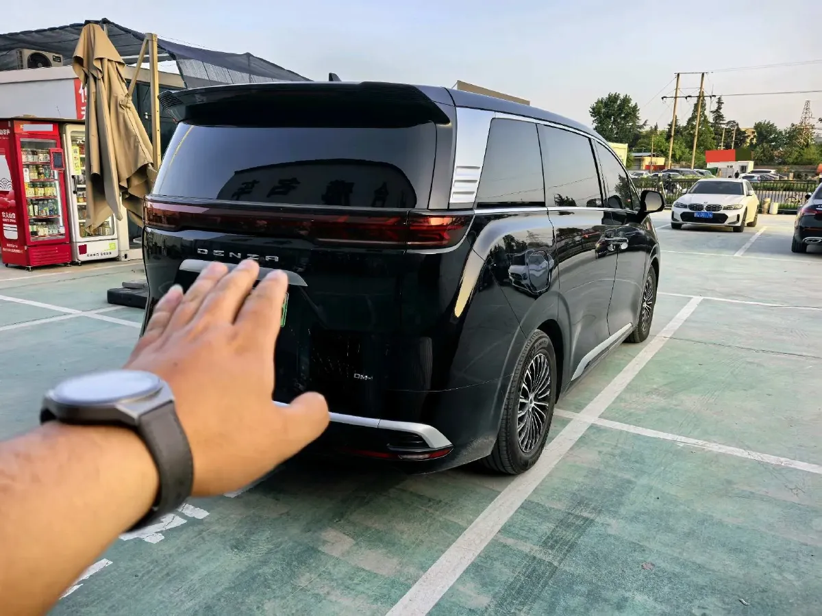 2024 Denza D9 1.5T 139HP L4 E-CVT PHEV 40KWH,autocango,china used car exporter,china ev exporter,chinese used car exporter,chinese used ev exporter