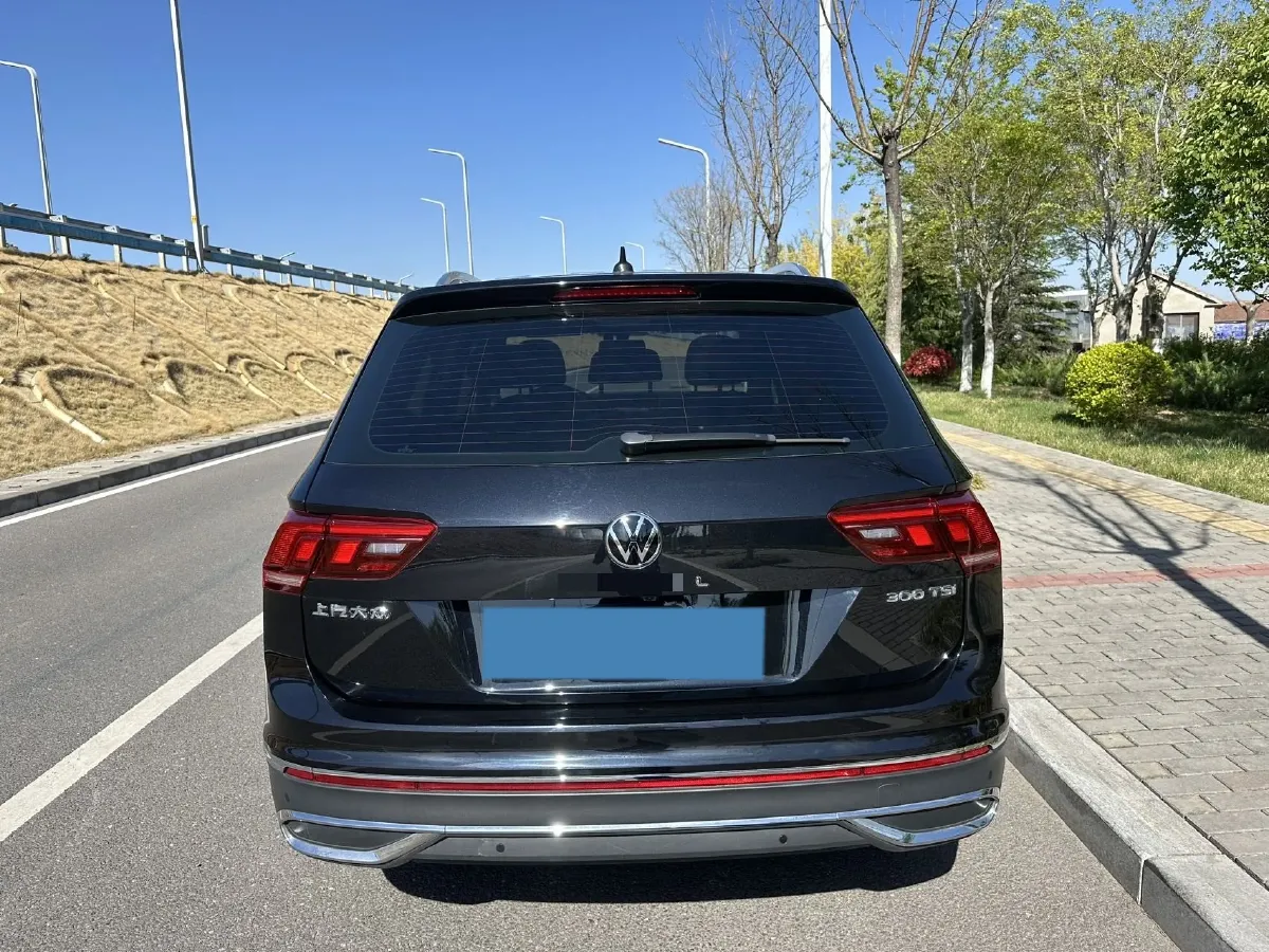 2023 Volkswagen Tiguan L 1.5T 160HP L4 7DCT,autocango,china used car exporter,china ev exporter,chinese used car exporter,chinese used ev exporter