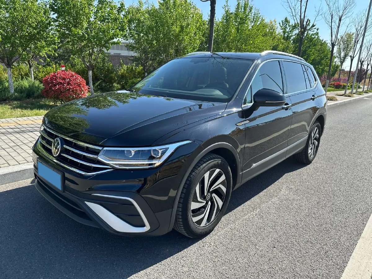 2023 Volkswagen Tiguan L 1.5T 160HP L4 7DCT,autocango,china used car exporter,china ev exporter,chinese used car exporter,chinese used ev exporter